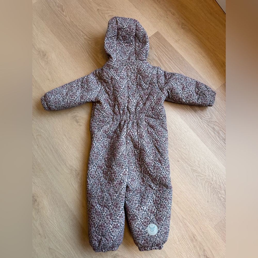 Wheat thermo suit 12 months like new, fits bigger - Picture 2 of 6